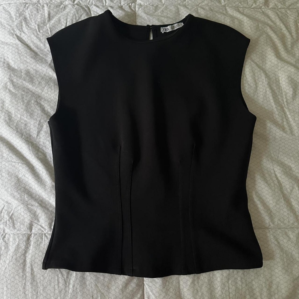 Zara Elegant Black Sleeveless Blouse